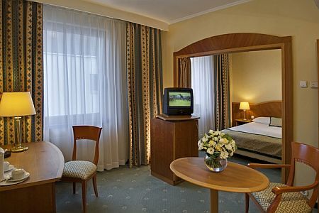 Hotel Hungaria**** City Center Budapest akciós hotelszoba közel a Keletihez
