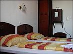 Hotel Pólus akciós kétágyas hotelszobája Újpest közelében, Újpalotán