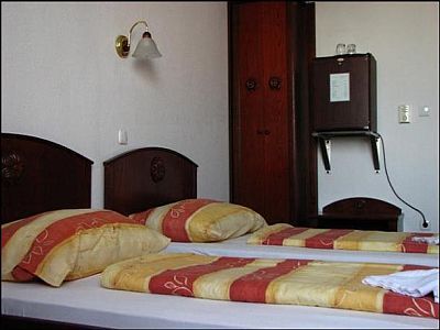 Hotel Pólus akciós kétágyas hotelszobája Újpest közelében, Újpalotán