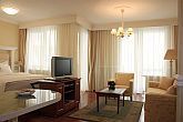 A budapesti Queens Court apartman hotel 3 szobából álló lakosztálya, teljes luxus felszereléssel