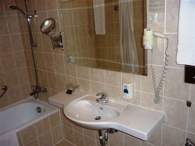 Fürdőszoba a Golden Park Hotelben Budapesten