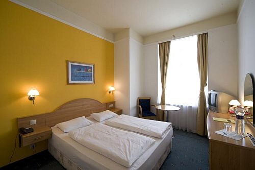 Szép kétágyas szabad hotelszoba a Baross téren - Golden Park Hotel Budapest