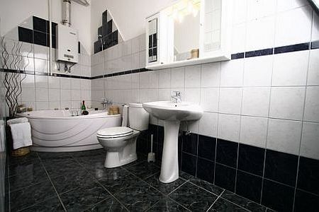 Central Hotel 21 fürdőszobája akciós szállással Budapesten