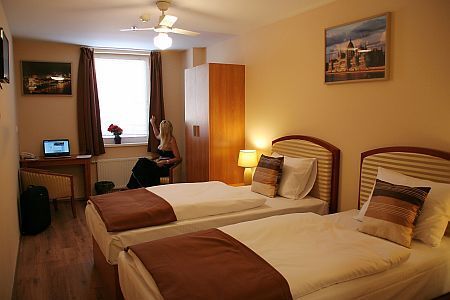 Szabad kétágyas szoba Budapest centrumában -  Six Inn Hotel Budapest