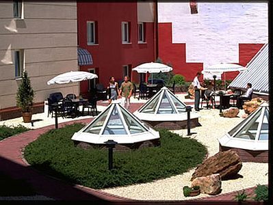 Kerthelyiség a budapesti ibis hotel Centrumban - Tetőterasz